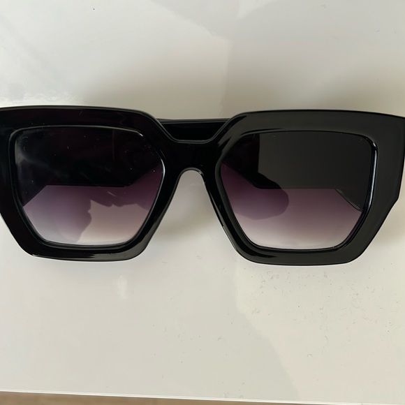 Free People Accessories - Free people sunglasses